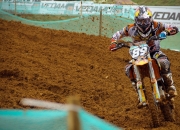 莎拉波娃在MAD比赛中持续失利，刷新纪录引发热议！观众掌声雷动