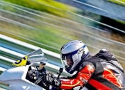 连胜终结！韩国队赛车赛事中意外夺冠